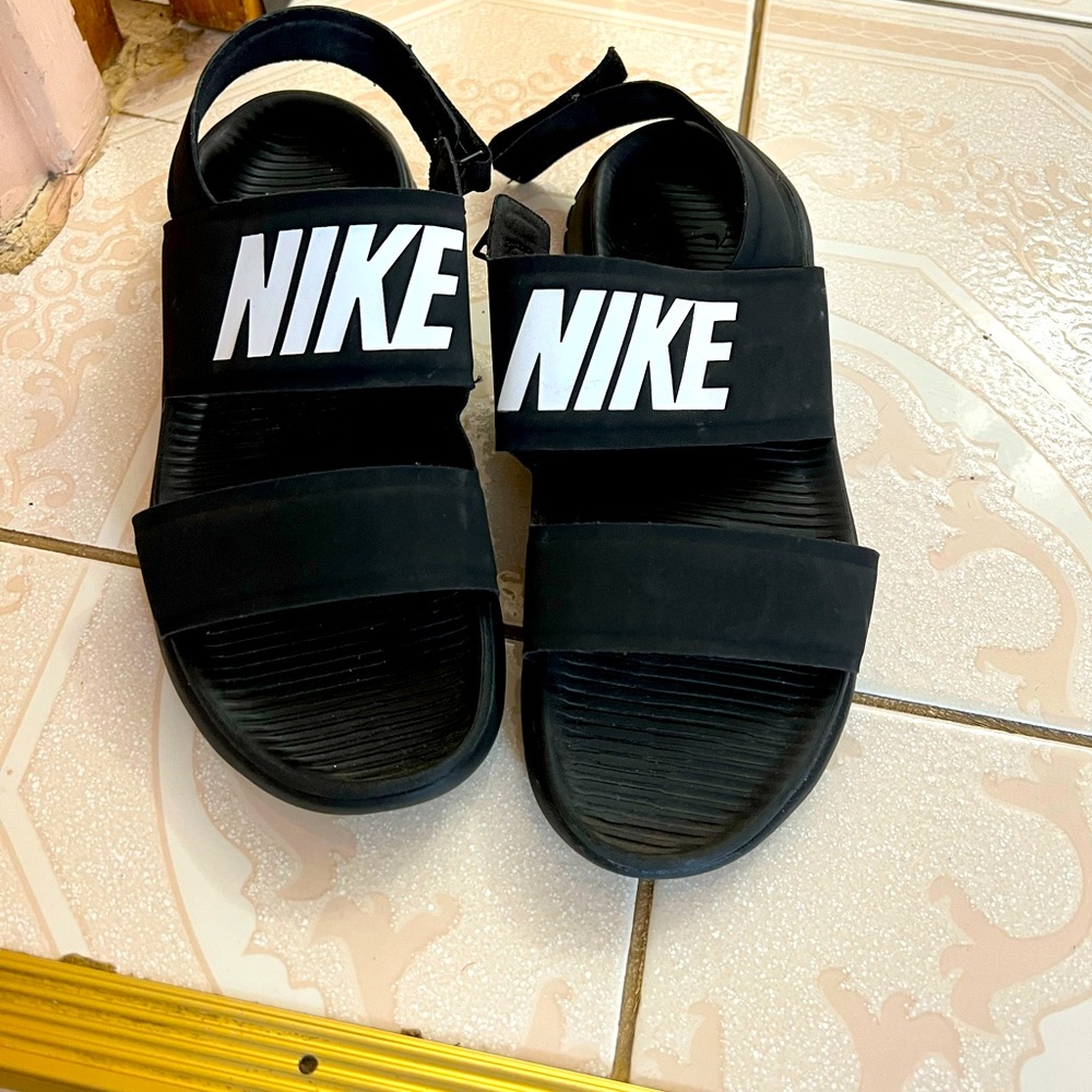 Black Nike Sandals